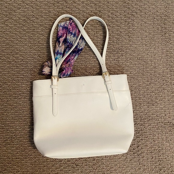 Betsey Johnson White Heart Embossed Shoulder Bag - AS IS 👌 - Picture 7 of 10